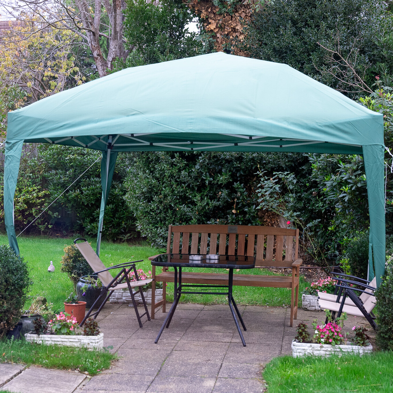 ACI Care | The outdoor gazebo at Mountside Care Home Hastings, a relaxing space for residents to enjoy activities and fresh air