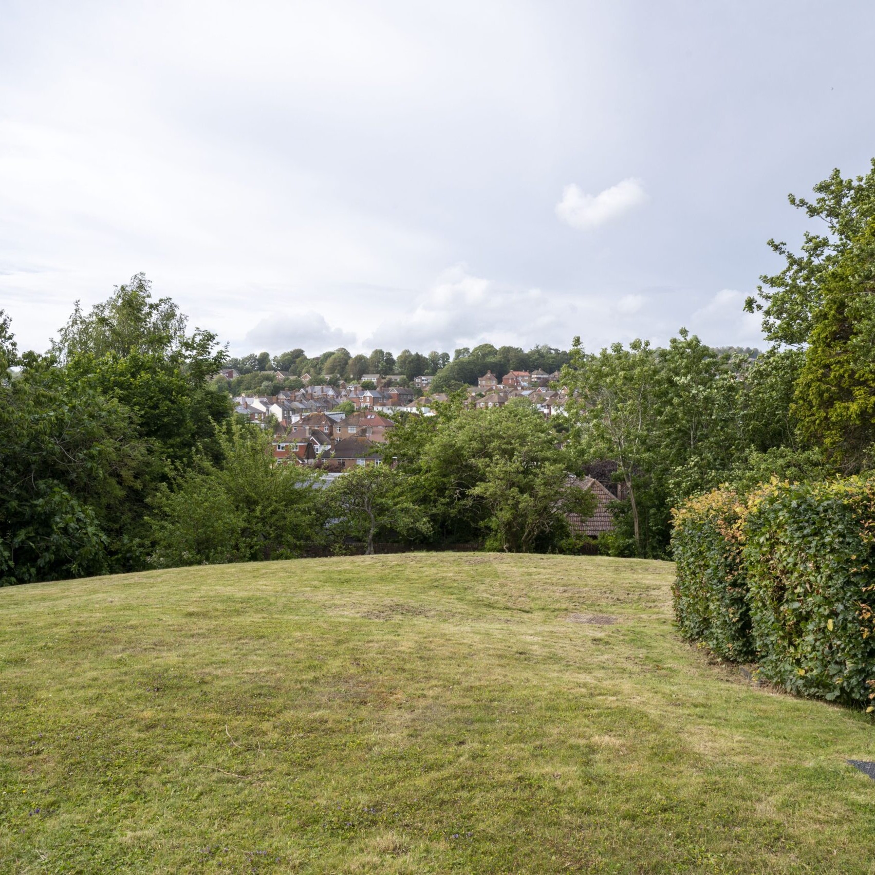 ACI Care | A scenic view over the hill from Mountside Care Home Hastings, showcasing the beautiful surroundings.