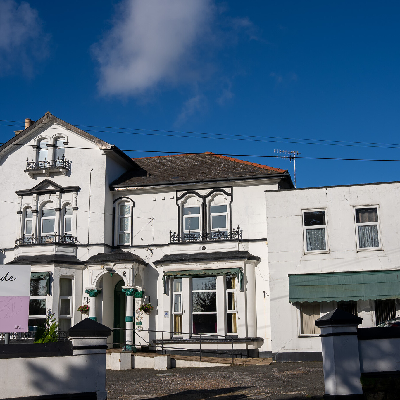 ACI Care | A landscape view of Mountside Care Home Hastings, showcasing its welcoming exterior and surroundings